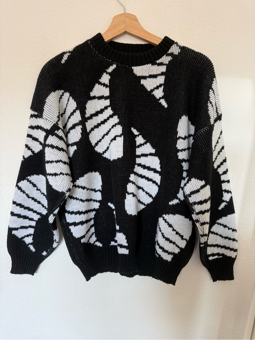 Vintage 90’s Black & White Paiskey Knit Sweater - Women's Crewneck